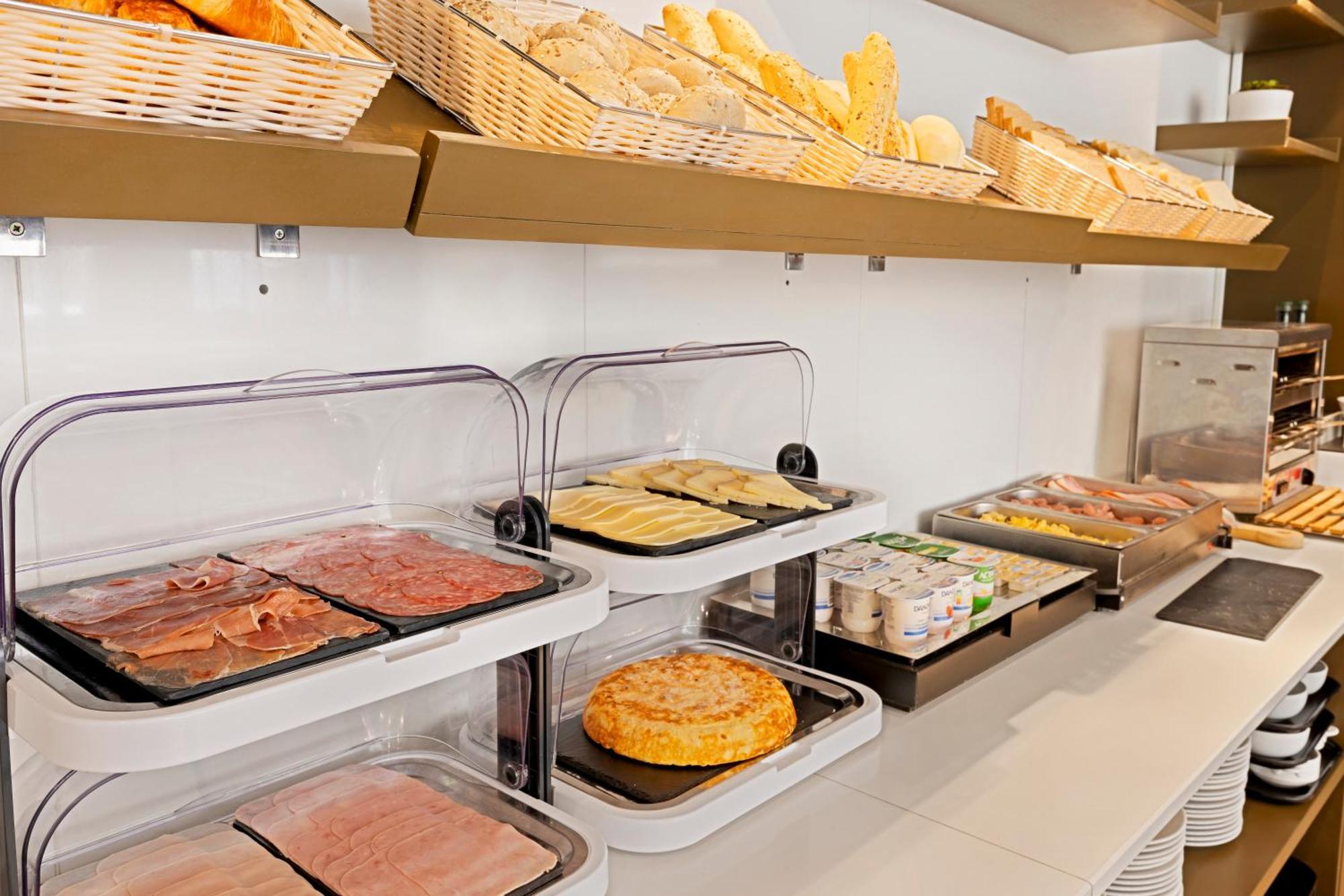 B&B Hotel Zaragoza Los Enlaces Estacion Εξωτερικό φωτογραφία